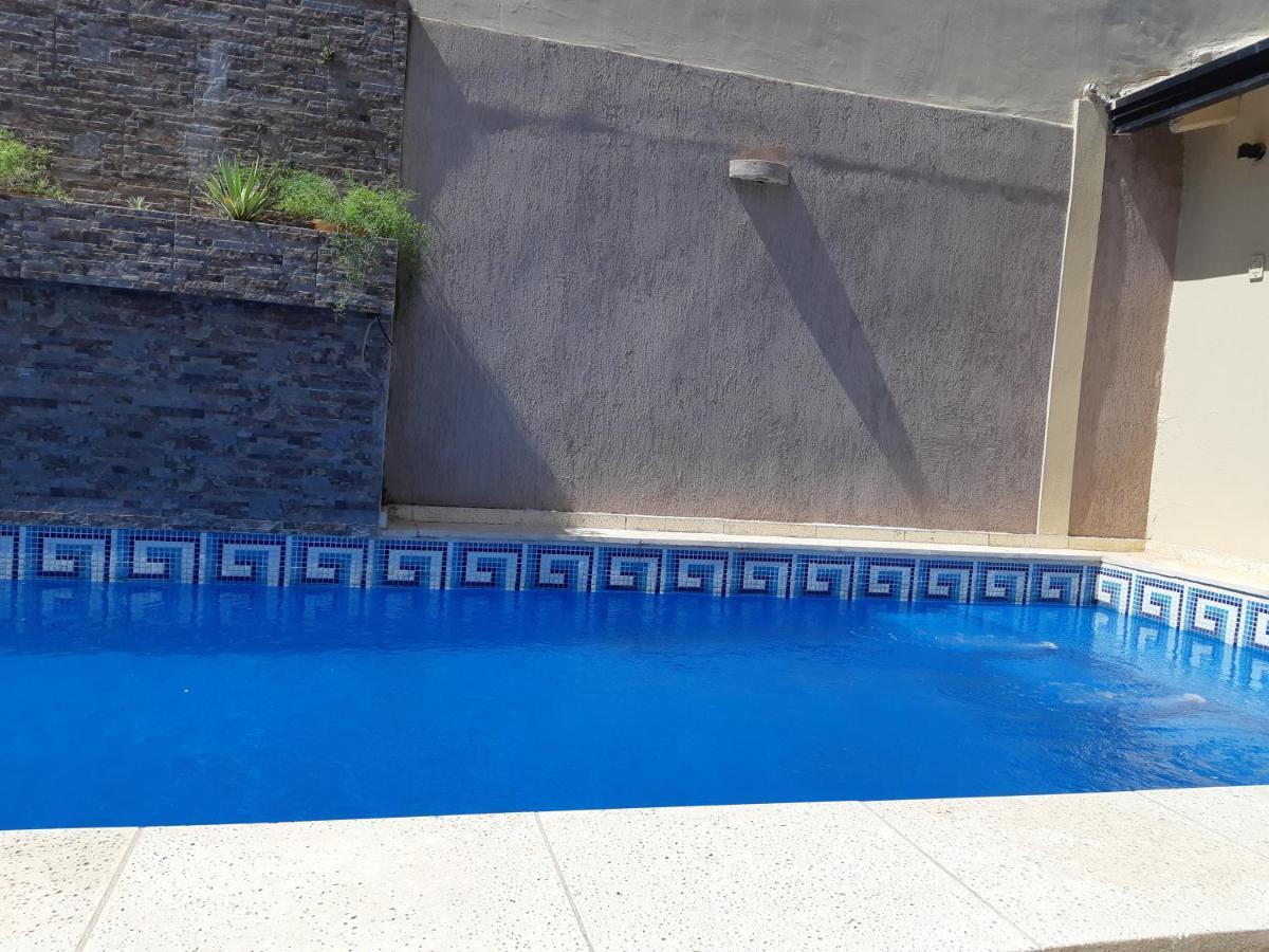 Appartamento ESPECTACULAR CASONA BOUTIQUE con pileta y gym!! hasta 5 huéspedes Roque Sáenz Peña Esterno foto